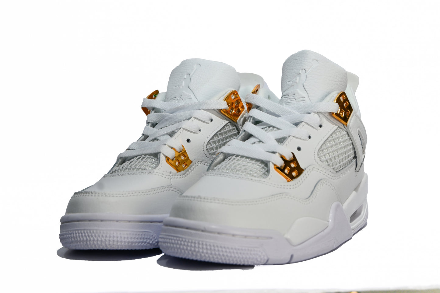 Jordan 4 Metalic gold