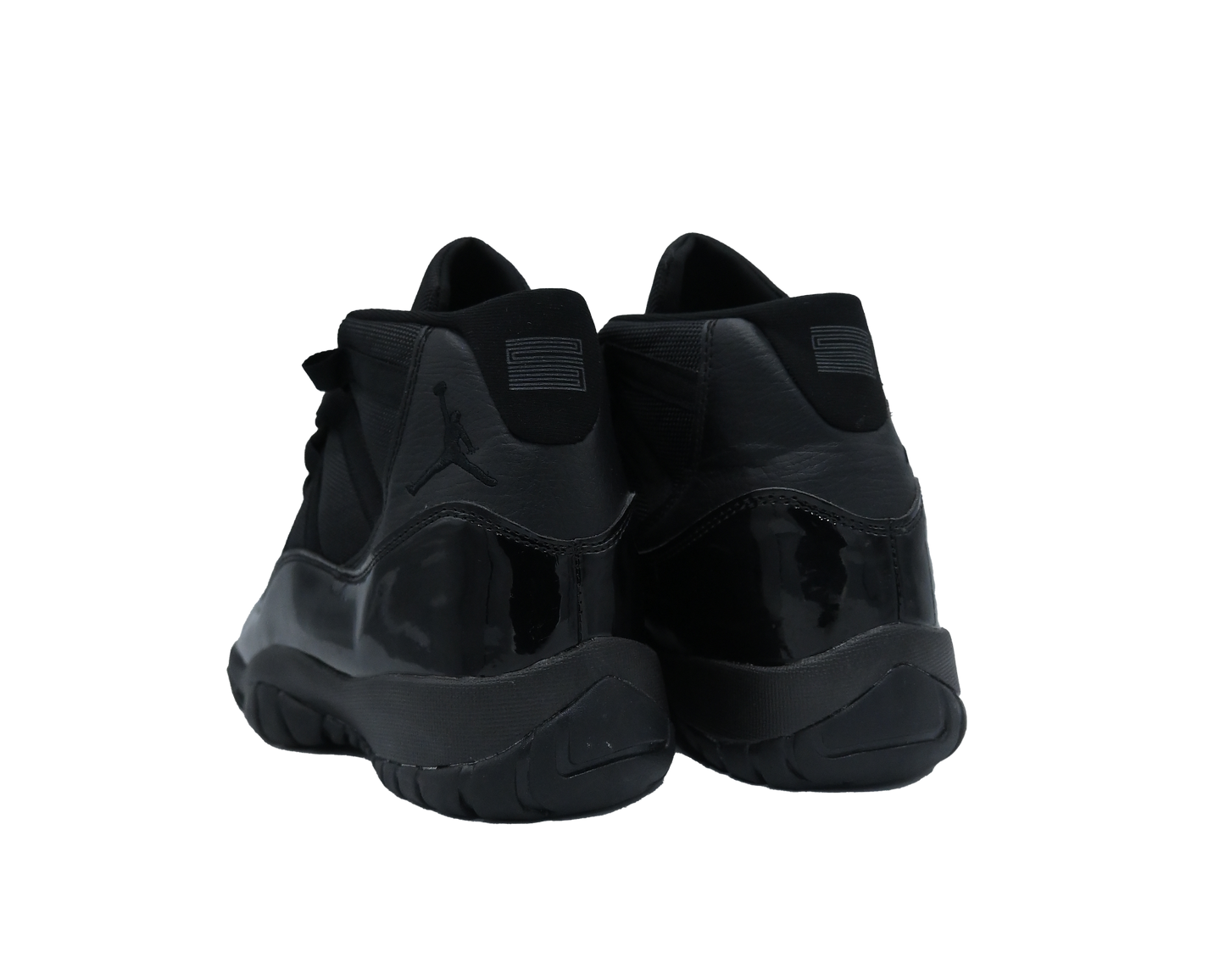 Jordan 11 triple black