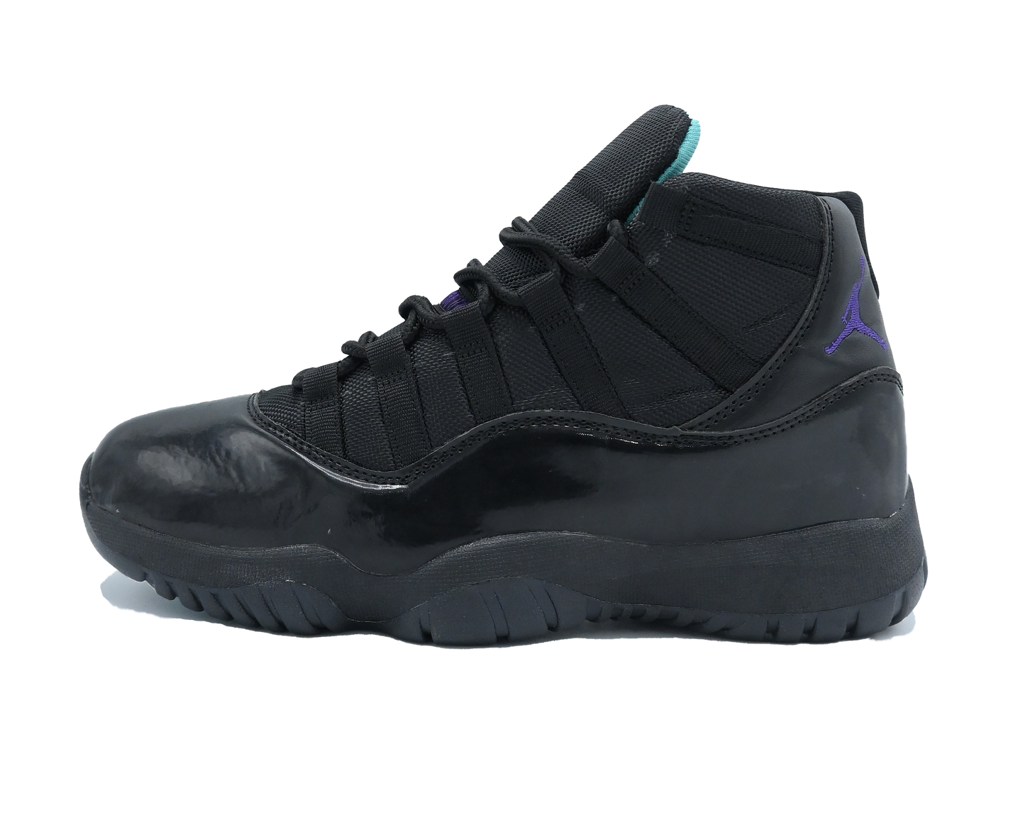 Jordan 11 triple black