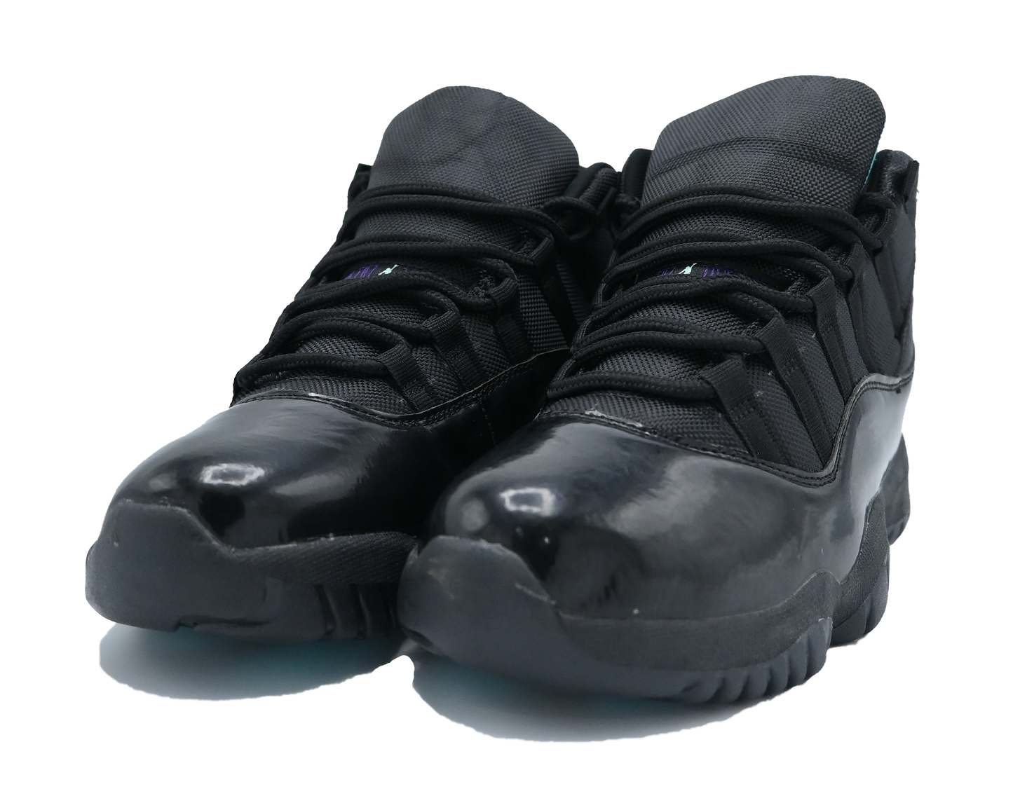 Jordan 11 triple black