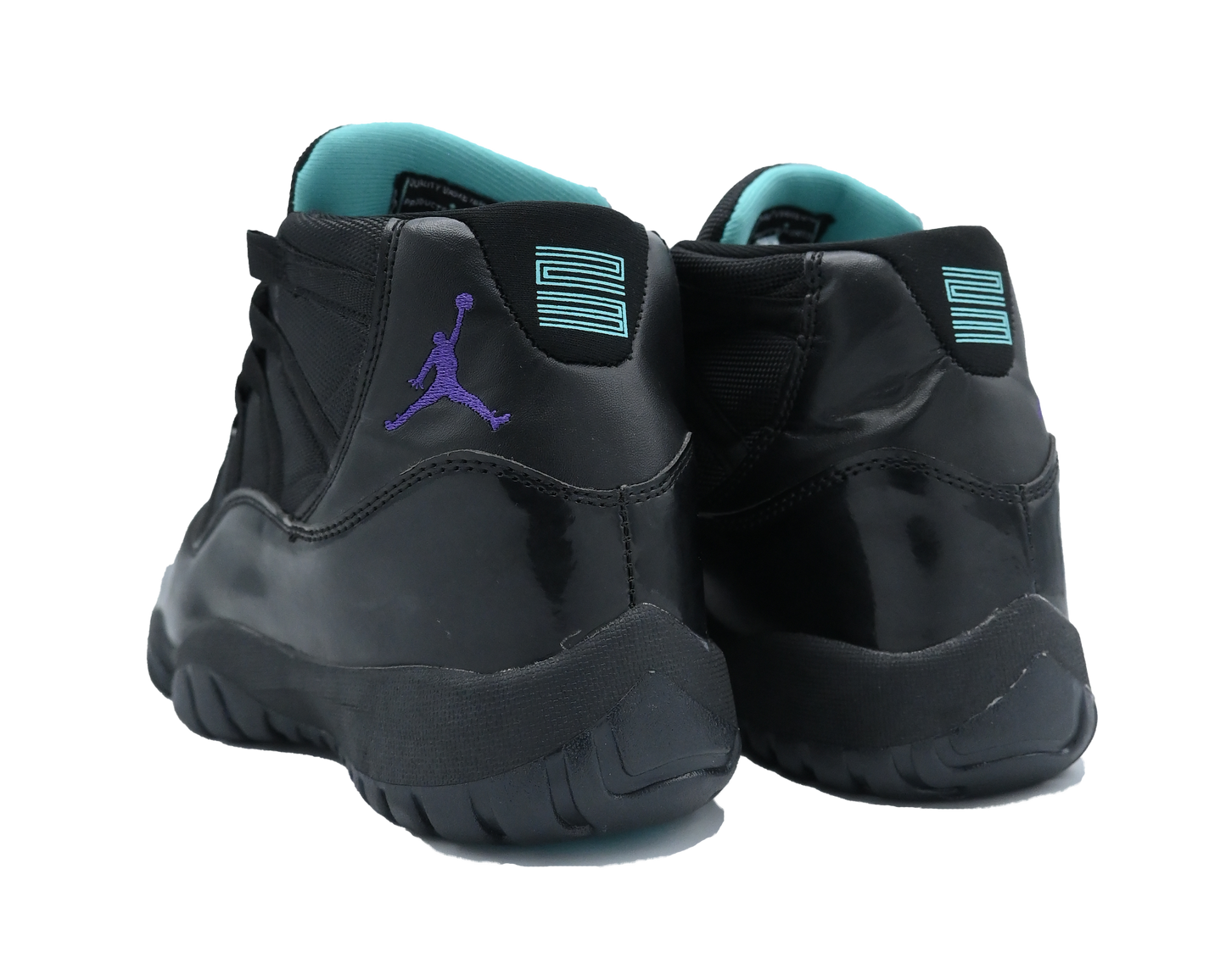 Jordan 11 triple black
