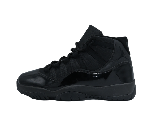 Jordan 11 triple black